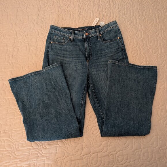 NWT Chico’s So Slimming High-Rise Flare Stretch Jeans Size 2.5 (14 Regular) - Picture 1 of 8